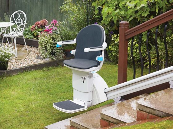 1000 Straight Stairlift